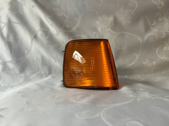 CLIGNOTANT JAUNE DROIT VOLKSWAGEN PASSAT B3 1988-93