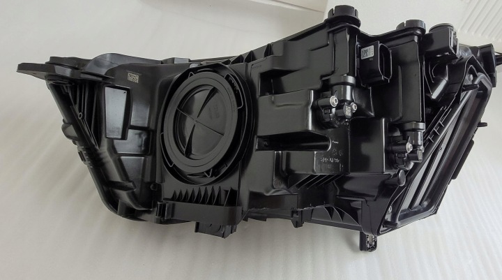 PHARE DROITE AVANT COMPLET LED AUDI Q3 II 2018- 83A941036