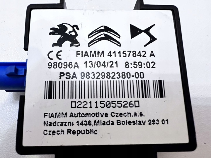 2021 PEUGEOT 3008 II AMPLIFICATEUR D'ANTENNE 9832982380