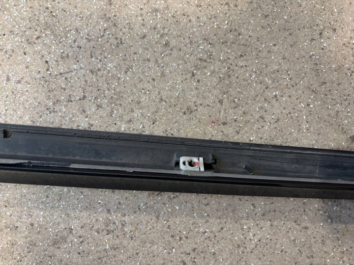 MOULURE SEUIL GAUCHE CÔTÉ AUDI A4 S4 B9 8W0853931