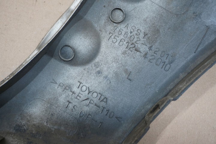 TOYOTA RAV4 I MOULURE REVÊTEMENT GARDE-BOUE GAUCHE AVANT 5D 94-00R