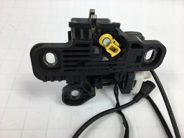 SERRURE ARRIÈRE COUVERCLES DE COFFRE COUVERCLES COUVERCLES DE COFFRE MERCEDES W140 CAPTEUR IRDA PODCZERWIEN