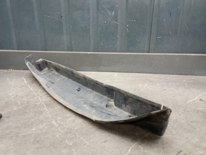 A2128890225 OLONA GARDE-BOUE DROITE E-KLASA W212