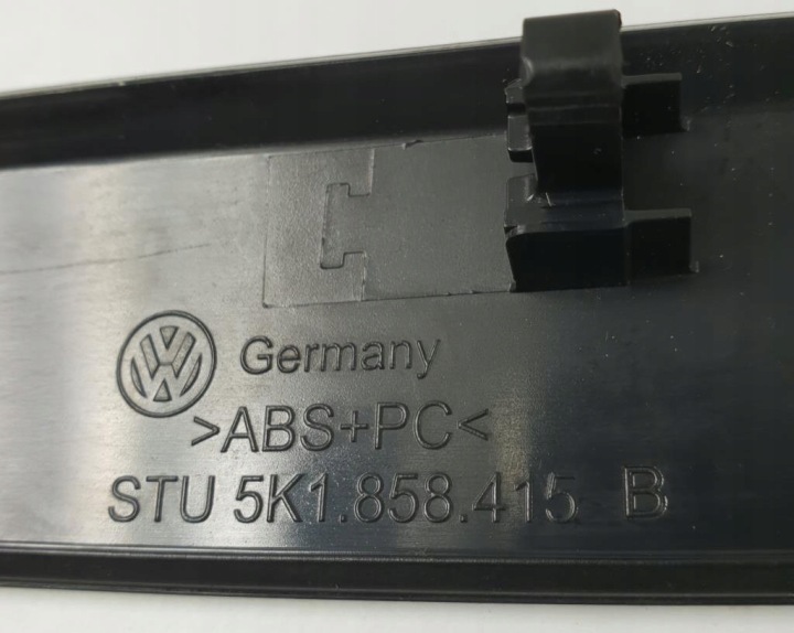 MOULURE DÉCORATIVE CONSOLES VW GOLF VI 5K1858415B