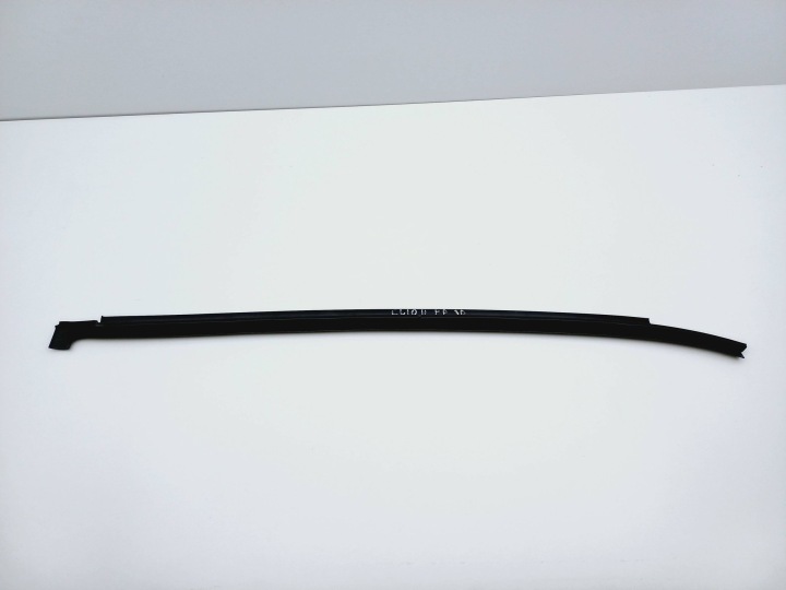 MOULURE PARE-BRISE RENAULT CLIO II 3D NR121