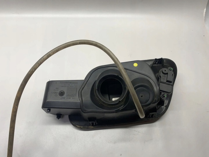VOLKSWAGEN JETTA VII BOUCHON GOULOTTE DE REMPLISSAGE CARBURANTS ARRIÈRE 17A809857 2019