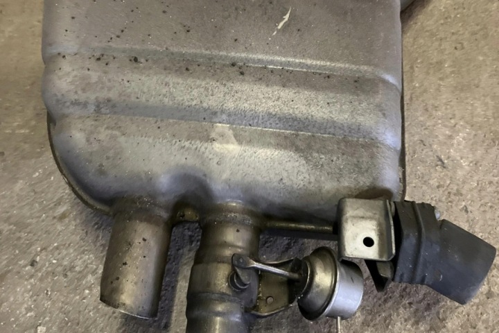 SILENCIEUX BMW 7 (F01, F02) 7578186 4.4L GASOLINE 300KW 2009