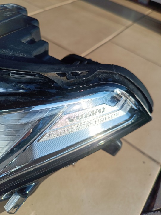 VOLVO XC90 LIFT PHARE AVANT GAUCHE CÔTÉ COMPLET LED