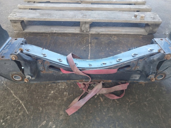 CHÂSSIS POUTRE TRAVERSE SUSPENSION IVECO DAILY 70C 2019R- TIGES