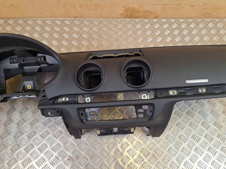 TABLEAU DE BORD AUDI A3 S3 8V 8V0880204J