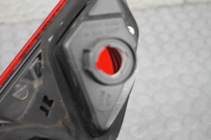PHARE COUVERCLES DE COFFRE DANS COUVERCLE DE COFFRE DROIT ARRIÈRE DROITE ARRIÈRE NISSAN QASHQAI J11 13-17