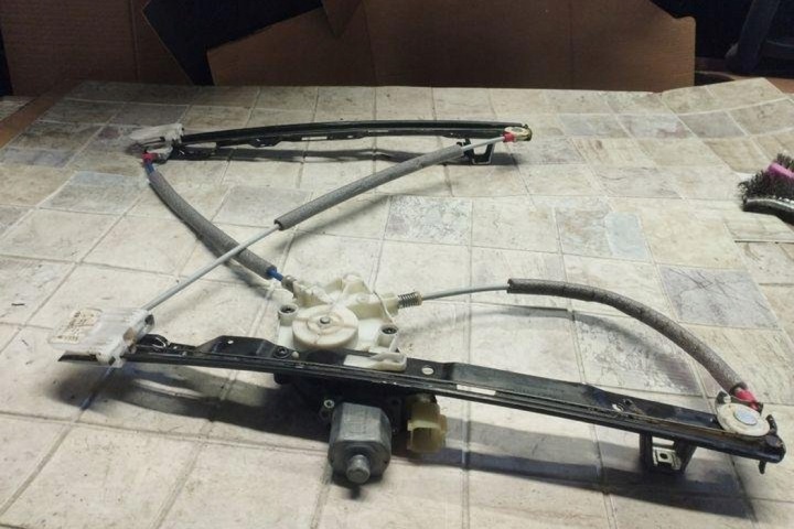 ÉLÉVATEUR VITRES GAUCHES AVANT PORTES FORD B-MAX (JK) AV11R23201BD 1.0L