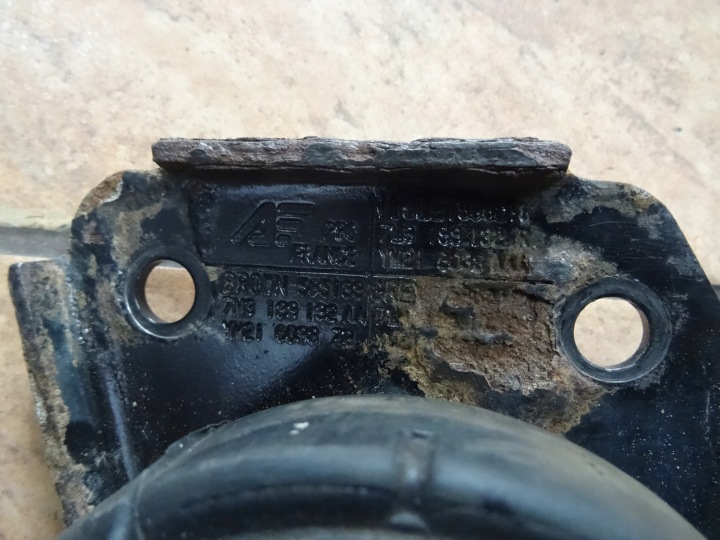 GALAXY MK2 1.9TDI 05' POIGNÉE MOTEUR 7M3199132