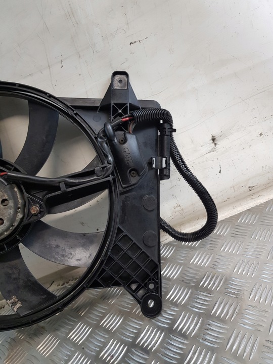 VENTILATEUR RADIATEUR OPEL MERIVA A 1.7D 8240457 52406448