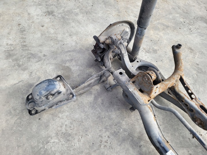 AUDI A3 8P 09R CHÂSSIS POUTRE SUSPENSIONS AXE ARRIÈRE SUSPENSION ARRIÈRE