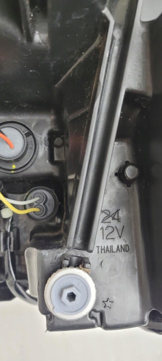 PHARE GAUCHE AVANT MAZDA 2 III DJ LIFT DEMIO IV 2019- 13 GOUPILLE