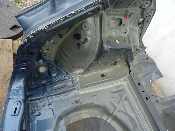MAZDA 3 III HAYON AILE GAUCHE ARRIÈRE QUART CODE VERNIS :42B 2013-2016