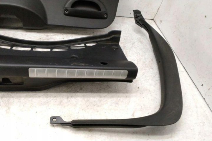 ENSEMBLE CHÂSSIS COUVERCLES DE COFFRE ALFA ROMEO GT (937_) 1560422750 1.9L DIESEL 110KW
