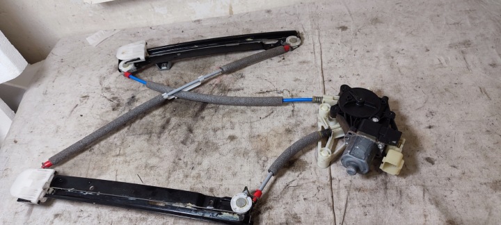 B-MAX 12R ÉLÉVATEUR VITRES PETIT MOTEUR DROIT ARRIÈRE AV11R27000/01
