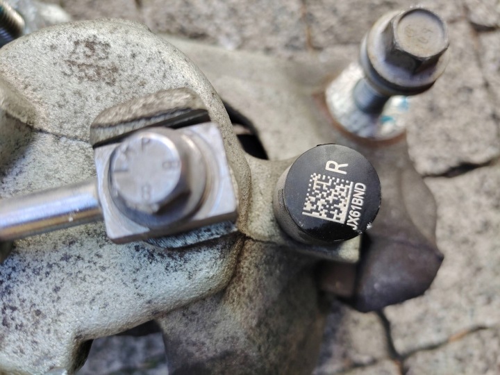 ÉTRIER DE FREIN DE FREIN DROIT AVANT ÉTAT EN TRÈS BON ÉTAT FORD ESCAPE MK4 LIFT 23R USA