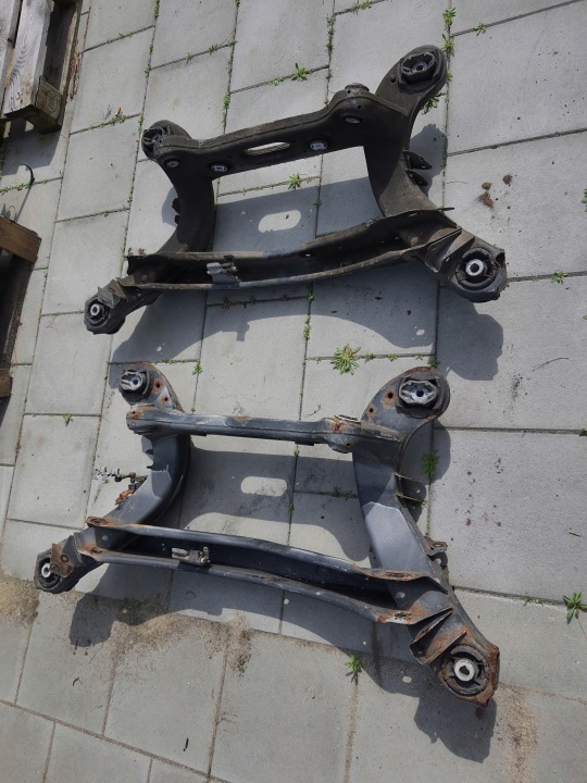 MERCEDES W205 BERCEAU CHÂSSIS CHÂSSIS SUSPENSION ARRIÈRE ARRIÈRE A2133504903