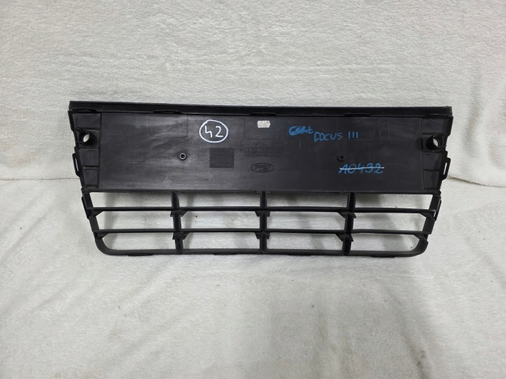 BOUCHON GRILLE PARE-CHOCS CENTRALE CALANDRE FORD FOCUS III MK3 BM51-17K945-B