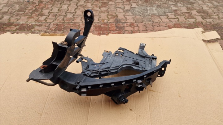 GLISSIÈRE OCULAIRE FIXATION PHARES AVANT GAUCHE DROIT AUDI A4 B8 AVANT RESTYLAGE LAVE-GLACE