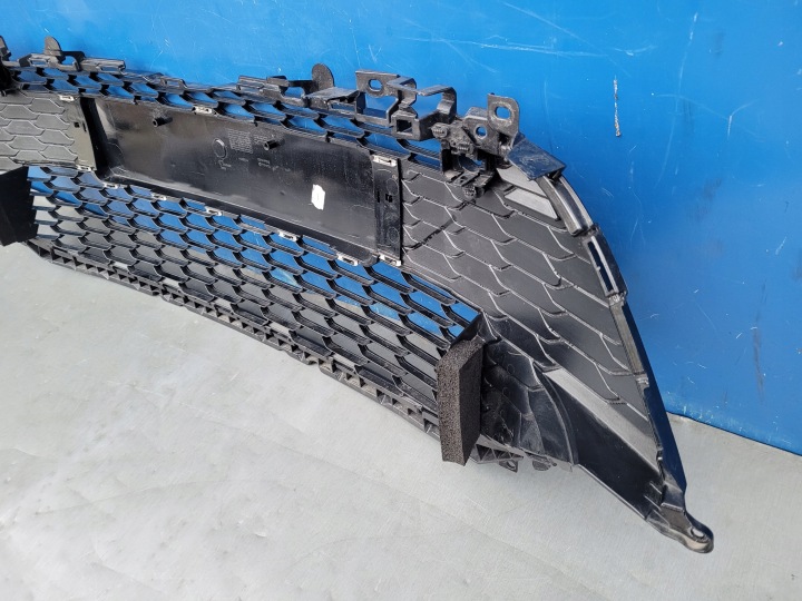 TOYOTA COROLLA E21 HAYON UNIVERSEL GR SPORT 19- GRILLE CENTRALE CALANDRE 53102-YY070