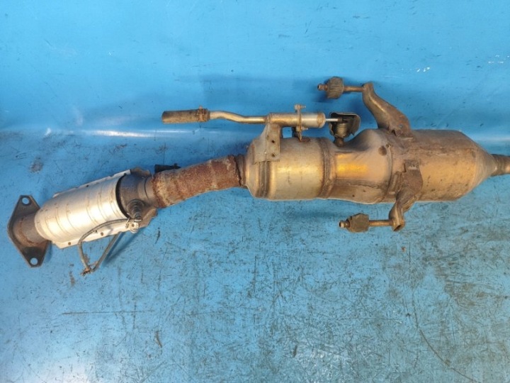 CATALYSEUR FILTRE PARTICULES DURES DPF/FAP 17410-37300 TOYOTA PRIUS 3...