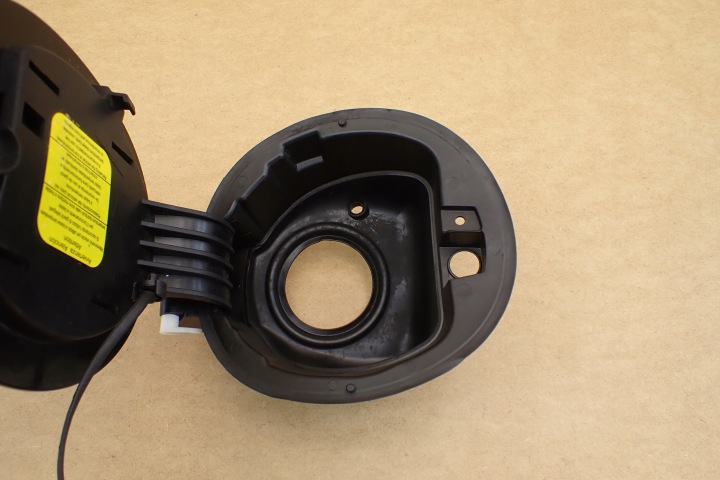 CLAPET GOULOTTE DE REMPLISSAGE CARBURANTS LANCIA DELTA 3 III C449 DISEL DIESEL