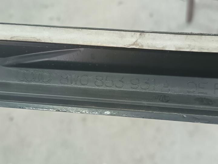 MOULURE SEUIL GAUCHE AUDI A4 B9 8W0 SEUIL GAUCHE