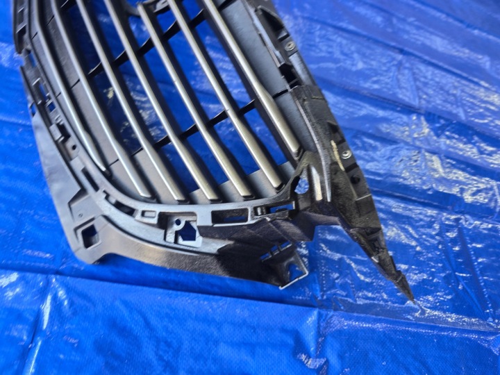 GRILLE CALANDRE RADIATEUR MAZDA CX5 D10L-50712