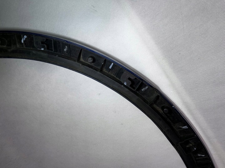 MOULURE GARDE-BOUE DROIT ARRIÈRE BMW X7 G07 LUXURY