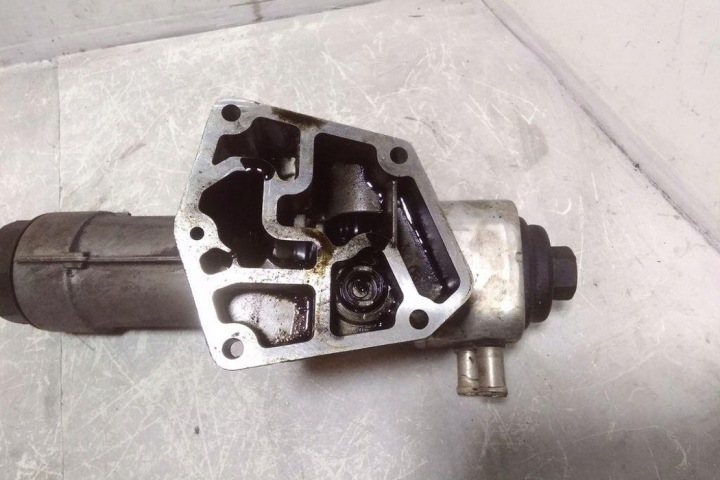 FIXATION FILTRE HUILES AUDI A3 (8L1) 038115389B 1.9L DIESEL 81KW 2000
