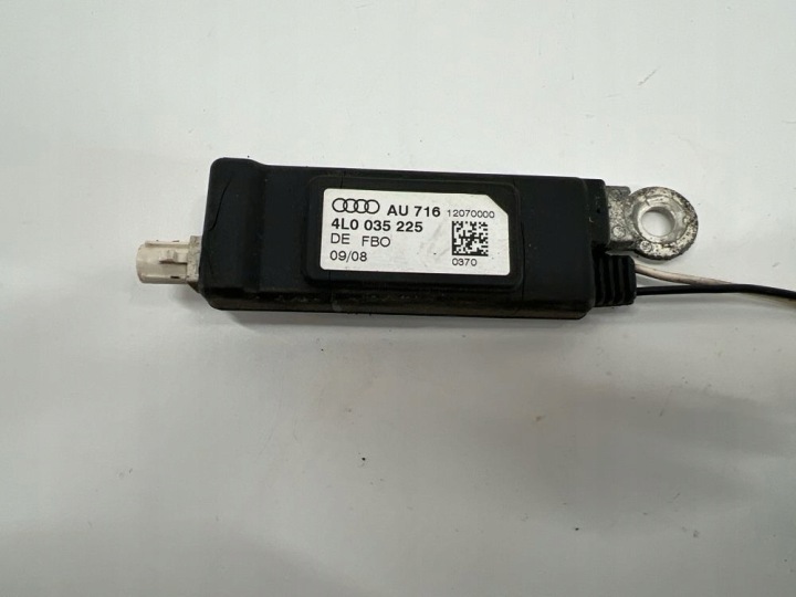 AMPLIFICATEUR D'ANTENNE AUDI Q7 4L 4L0035225