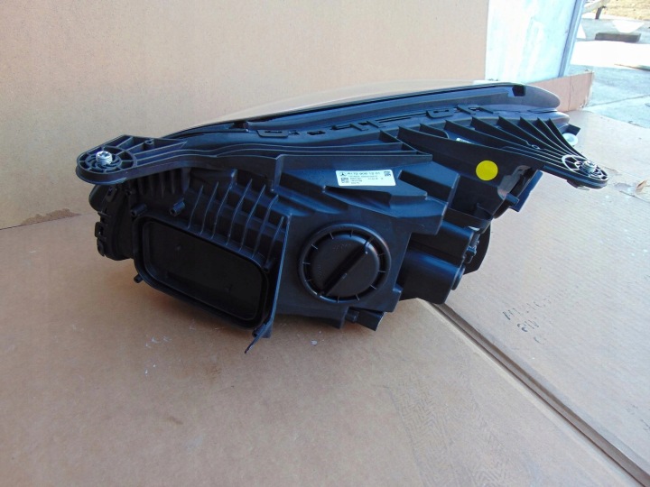 PHARE DROITE AVANT MERCEDES SLC W172 NEUF EUROPE