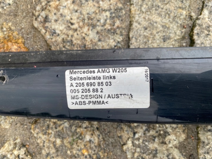 MERCEDES C 205 63 AMG MOULURE BAGUETTES 2056908503 2056908603 ORIGINAL