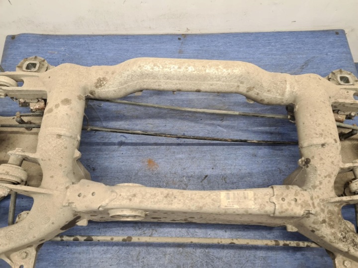 BMW 5 E61 2.5D POUTRE SUSPENSIONS ARRIÈRE