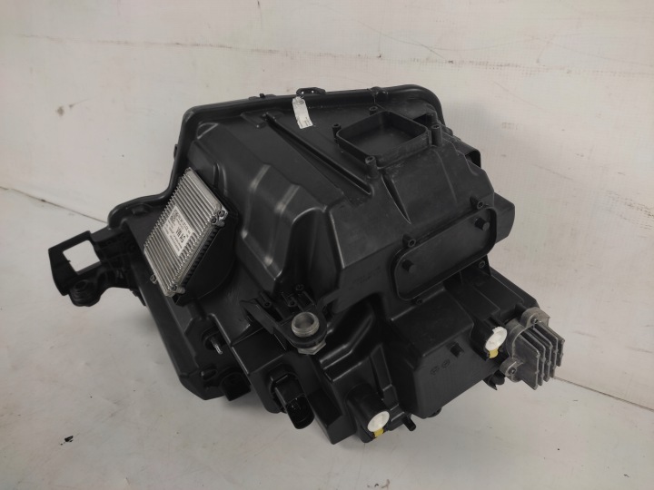 SKODA KAROQ LIFT 57B PHARE GAUCHE AVANT AVANT COMPLET LED 2021-
