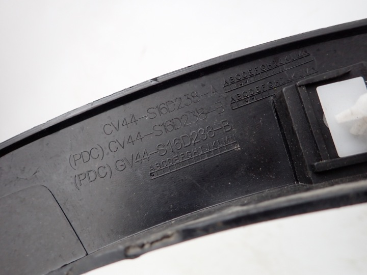 FORD KUGA MK2 12- MOULURE SUR AILE DROIT AVANT AVANT CAPTEUR PDC