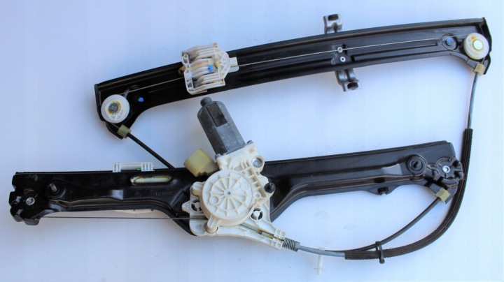 ÉLÉVATEUR VITRES AVANT DROIT BMW X5 E70 7137020