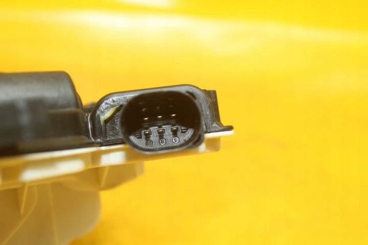 SERRURE DE PORTE GAUCHE ARRIÈRE 6 GOUPILLE VW TIGUAN I 5N0839015G