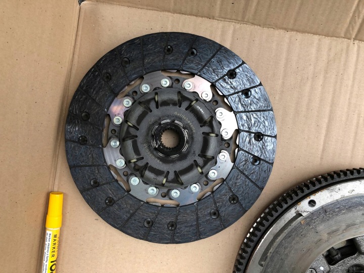 VOLANT BIMASSE EMBRAYAGE SKODA VW LUK 415043110