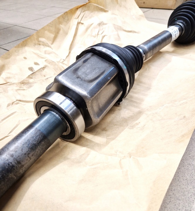 DEMI-ARBRE DROIT AVANT SPRINTER III MERCEDES–BENZ OE (A9103303800)