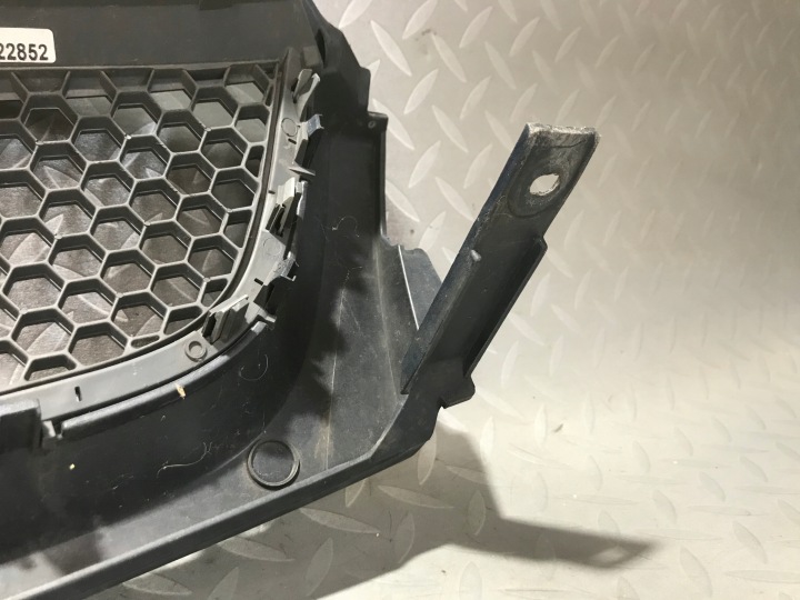 CALANDRE GRILLE LOGO CHROME TRAFIC II VIVARO TEF40