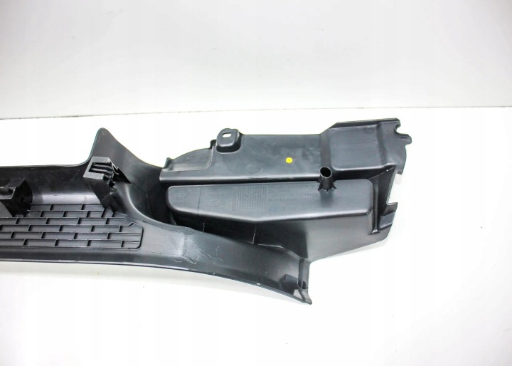 ARRIÈRE DROITE MOULURE DÉCORATIVE SEUIL AUDI Q3 (F3) 83A853906 32764729 2.0L 169KW