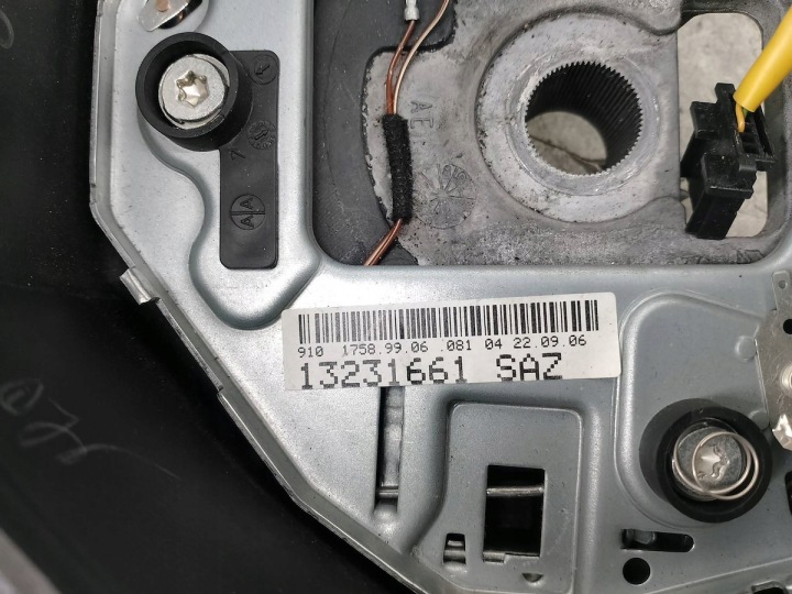 VOLANT AVEC COUSSIN OPEL ZAFIRA B 13231661 13111348 601854900B AUTOLIV