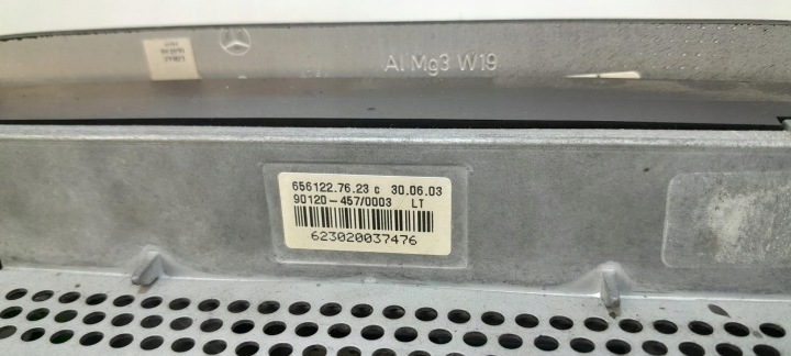 MERCEDES AVEC W220 LIFT RADIO NAVIGATION A2208274142