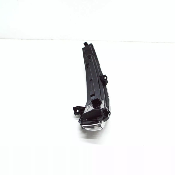 MB C-CLASS W205 LEFT WING MIRROR TURN INDICATOR A0999067101 2016