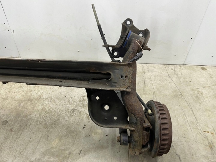 POUTRE SUSPENSIONS DACIA LOGAN MCV 05-14R. DOSTAWCZAK ARRIÈRE AXE CHÂSSIS